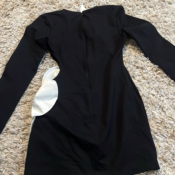 Delfi Chloe Two-Tone Floral Minidress - Picture 9 of 9